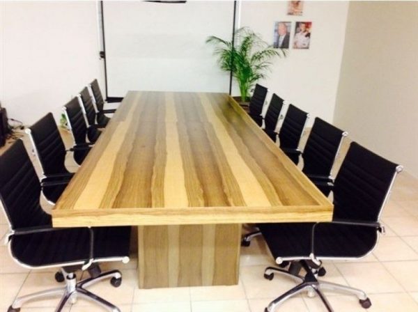 שולחן לחדר ישיבות דגם חרמון - סטטוס ריהוט משרדי