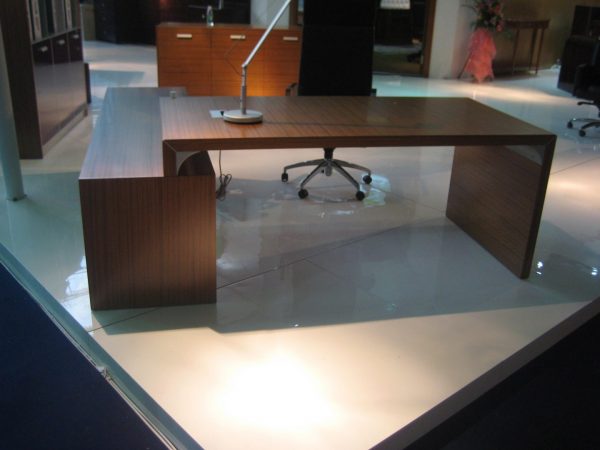 שולחן מנהל דגם מאסטר- סטטוס ריהוט משרדי